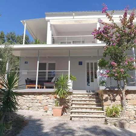 Haus Linden Insel Osljak Bei Zadar In Kroatien Apartment