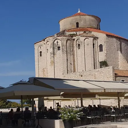 Haus Linden Insel Osljak Bei Zadar In Kroatien *