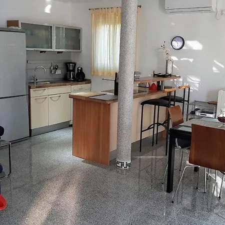 Haus Linden Insel Osljak Bei Zadar In Kroatien *